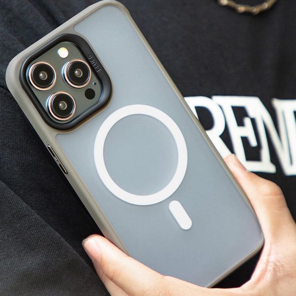 TPU+PC чохол Blueo Skin Friendly Frosted with MagSafe для Apple iPhone 15 Pro (6.1") 71351 фото